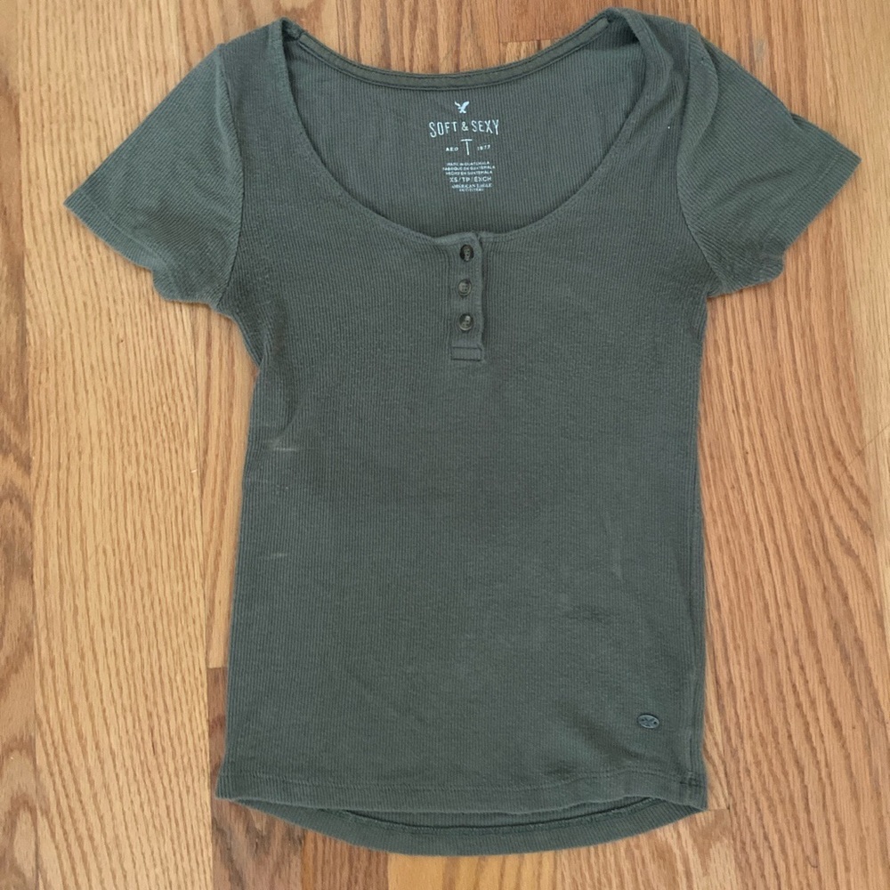 Army Green American Eagle t-shirt